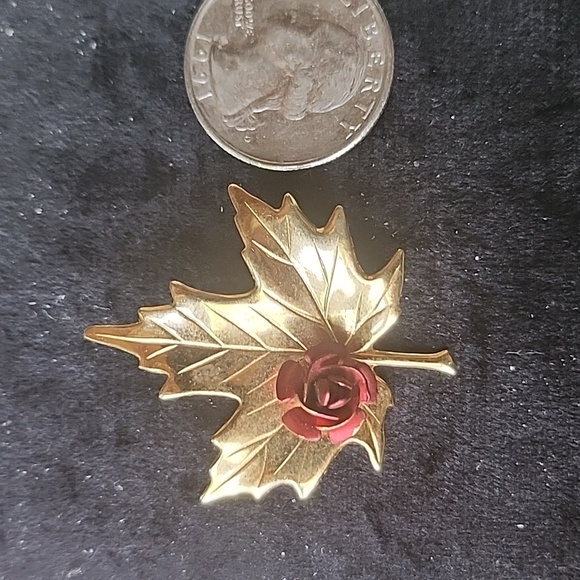 Vintage Goldtone Leaf with Red Rose Brooch - Picture 3 of 3